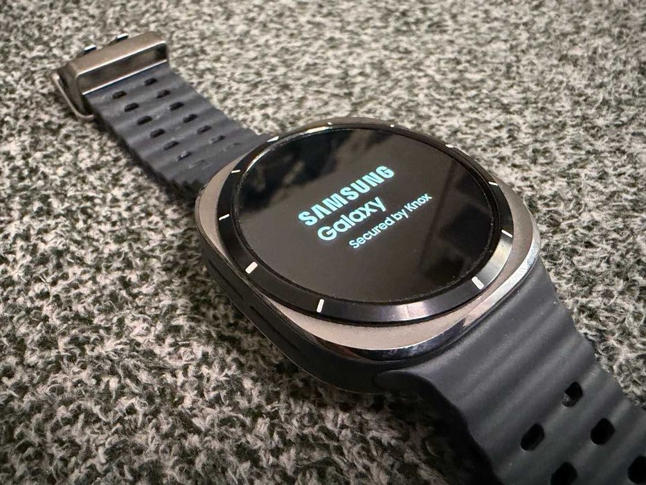 Samsung / Galaxy Watch Ultra / 2025 / Titanium Silver / LTE