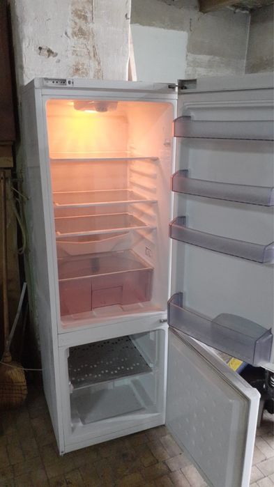 Продам холодильник б/у