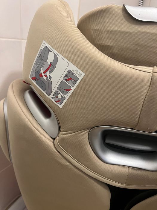 Стол за кола cybex 15-36 кг. Isofix