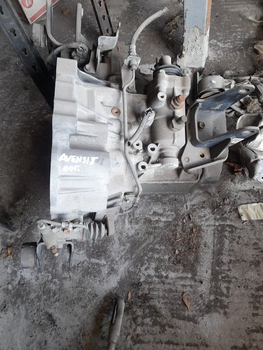 Скорости Toyota Avensis 2000г