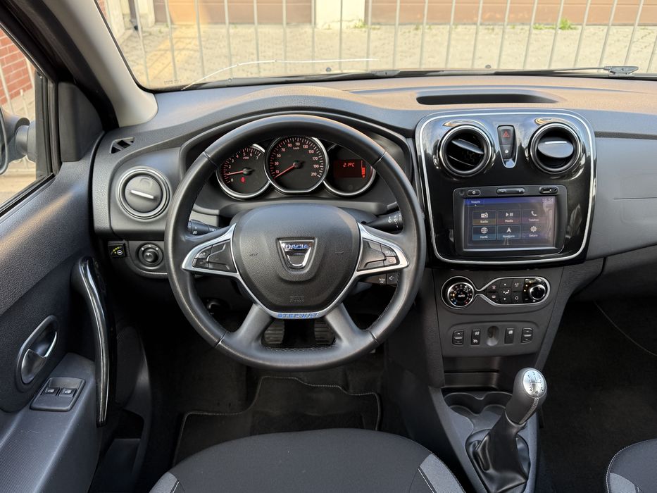 Dacia Sandero Stepway Black&White 0.9 TCe+ GPL 90cp