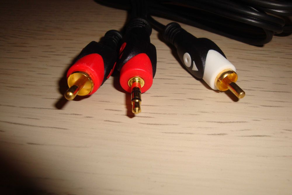 cablu audio stereo jack 3.5mm - 2x rca mufe aurite lungime 1.5m