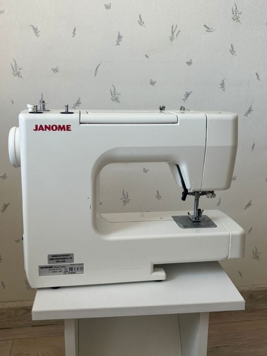 Швейная машинка JANOME 25 строчек