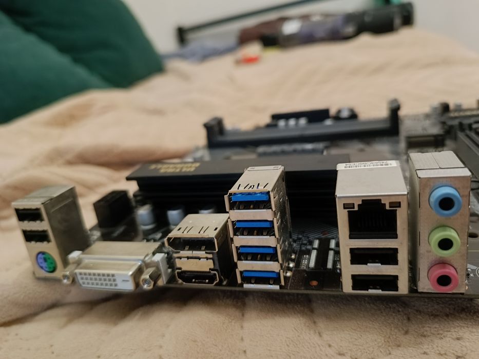 Материнская плата m-ATX AM4