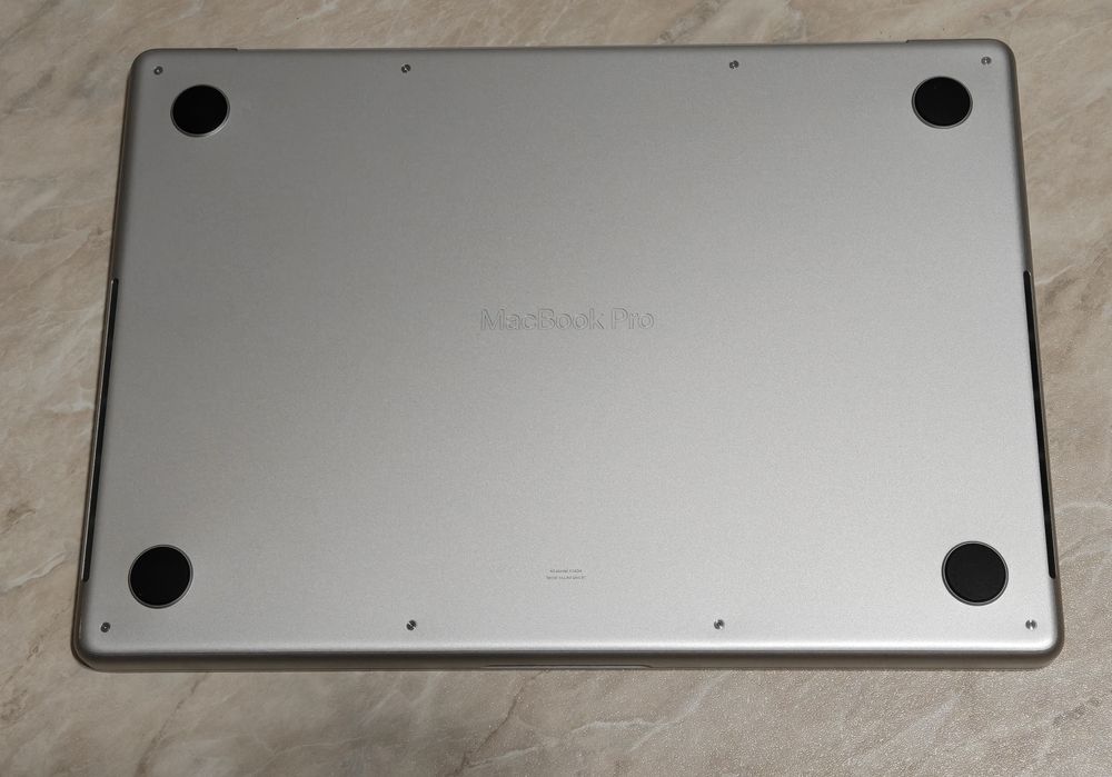 MacBook Pro 14 M5 24/1TB 5 циклов