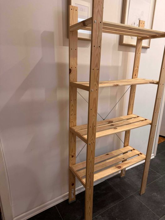 Дървена етажерка - система за съхранение Hajne