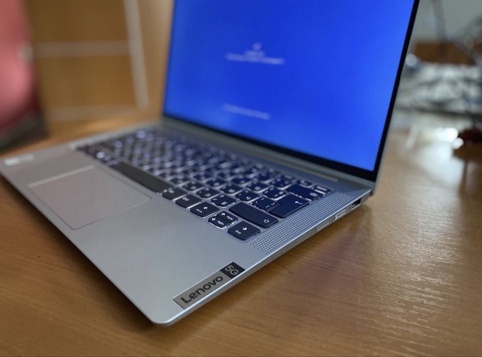 Лаптоп Lenovo IdeaPad 5G Pro