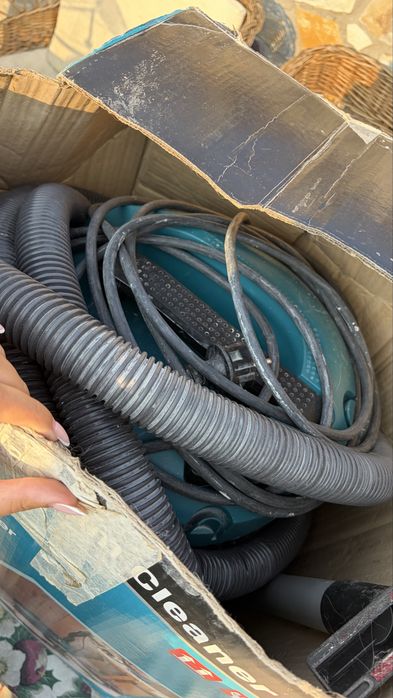 Aspirator cu vacuum