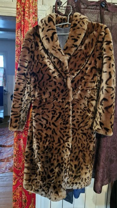 Шубы цигейковые новая и б/у