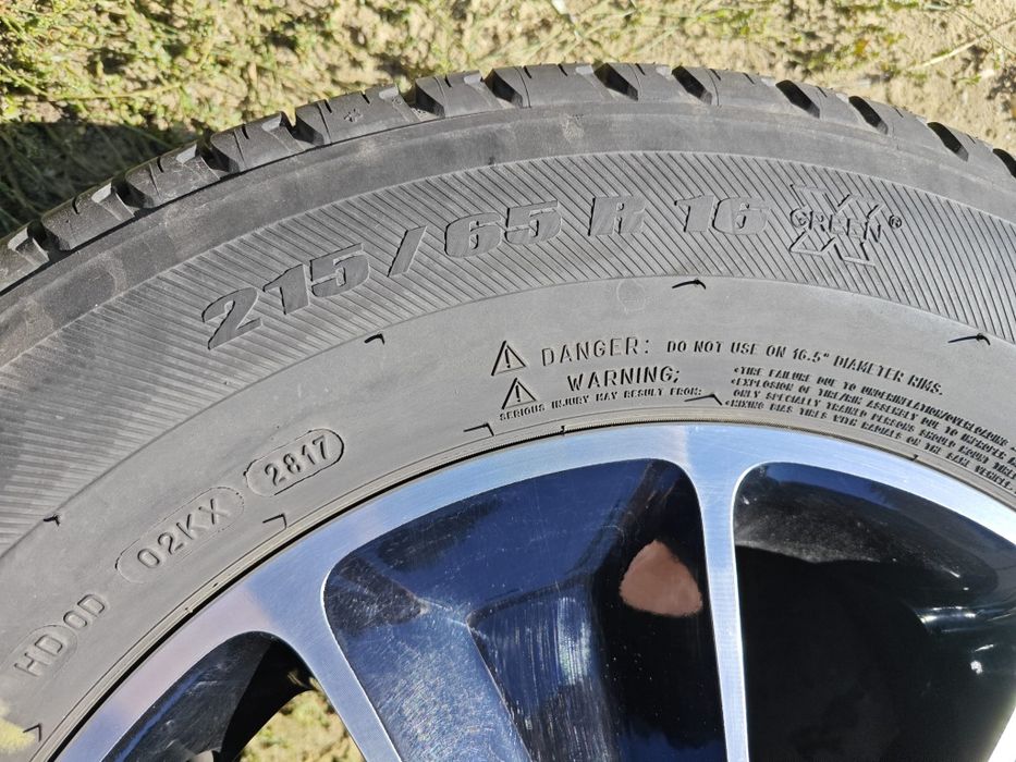 Jante Originale din Aluminiu de Dacia Duster M+S pe 16" pe Negru