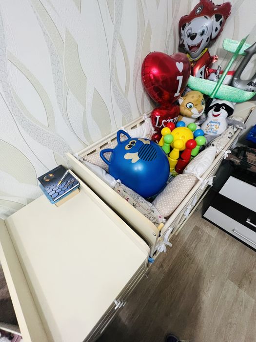 Кроватка-трансформер + пеленальный стол