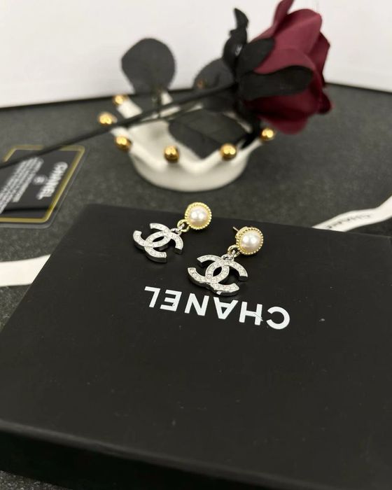 Cercei Chanel Chanel CC Pearl Drop Dangle Earrings ! la comanda