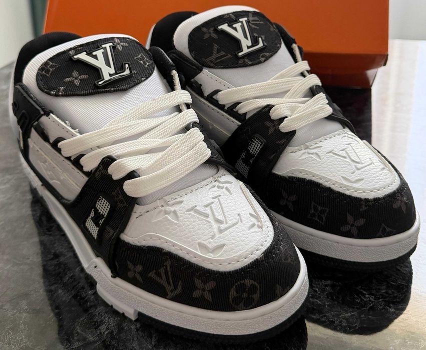 Adidasi Louis Vuitton Trainer LV - Negru Produs Nou - Full Box