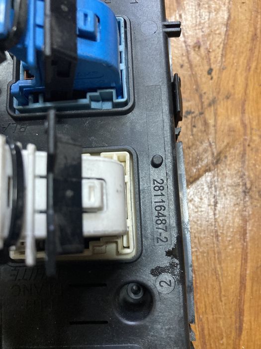 Citroen c4 picasso 2009година 1.6hdi 109кс BSI Модул