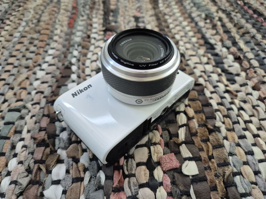 Nikon  1 J2 с Nikon 11-27.5mm  обектив