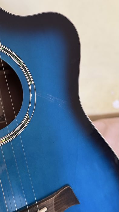 Акустическая гитара