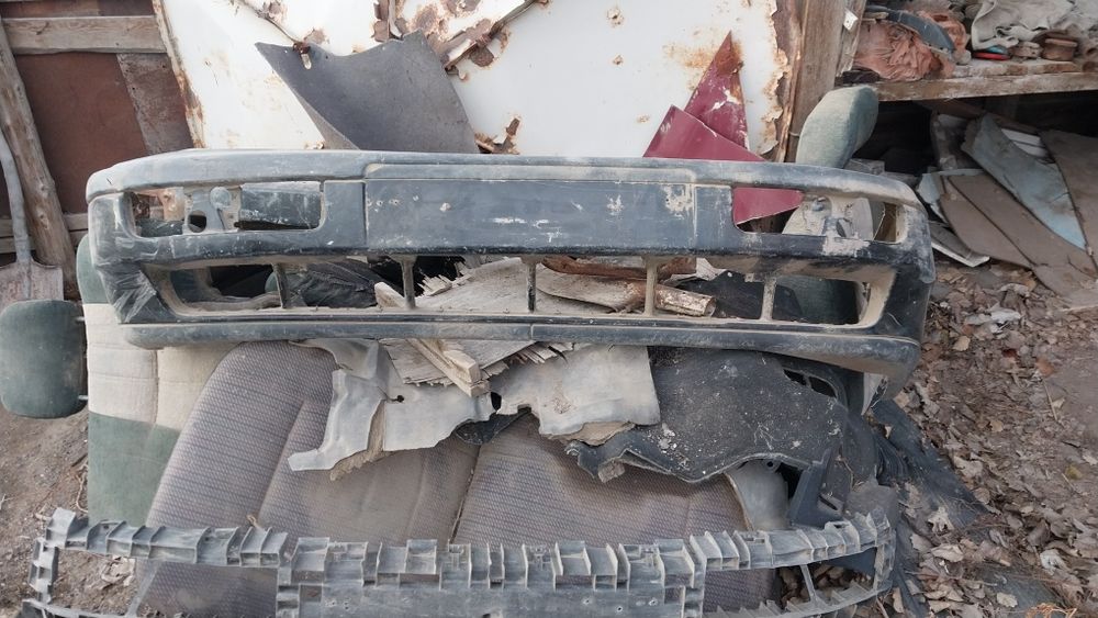 Бампер передни пассат б4