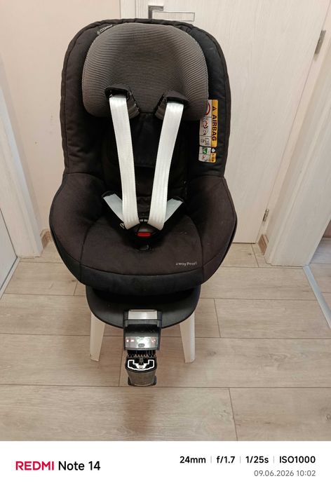 Продавам детско столче Maxi Cosi Pearl Triangle black (9-18kg) Izofix