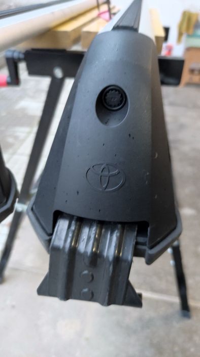 Toyota Hilux 2008-2015 Нов Багажник за покрив (греди, релси, рейлинг)