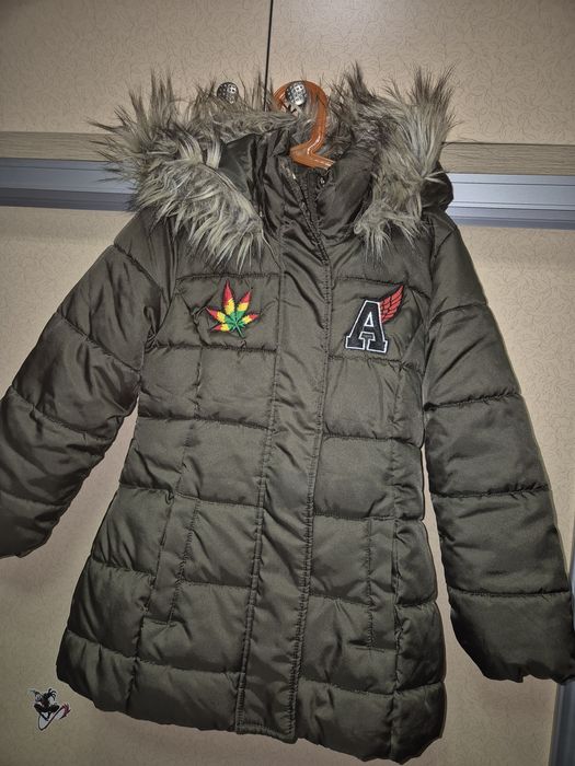 Продам куртки  для девочки.