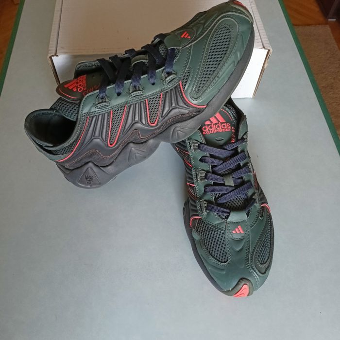 Vând adidas kaki
