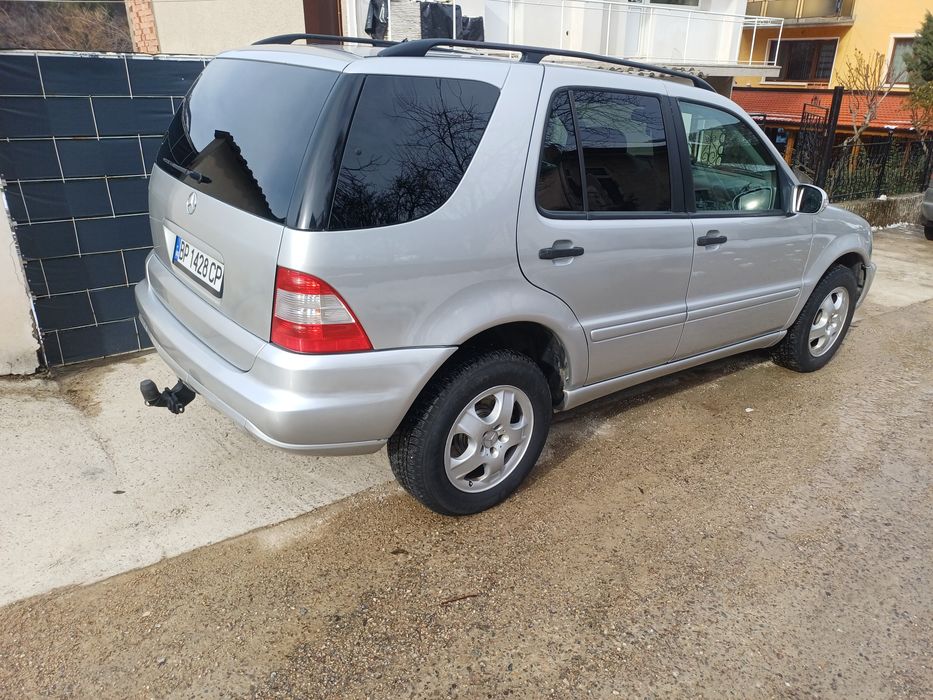 Mercedes ML 270;