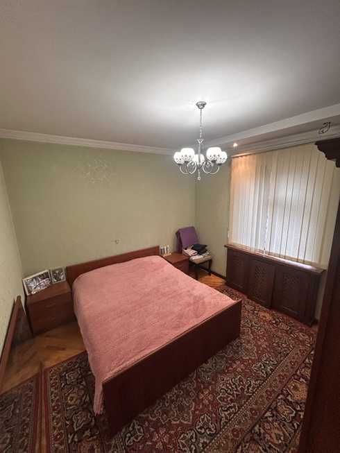 Продаётся 5-комнатная квартира на ул. Мустакиллик (Дархан)