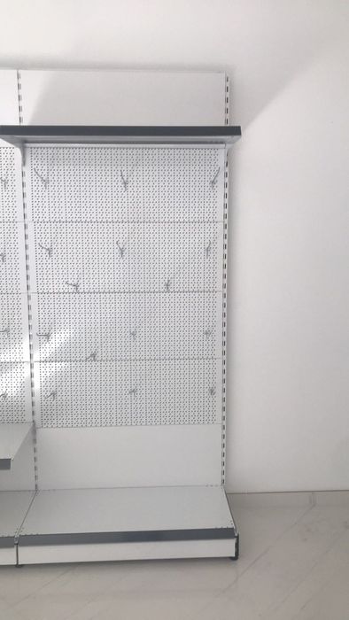 Оборудване на търговски обекти Рафтове стелаж (стилаж) и др.