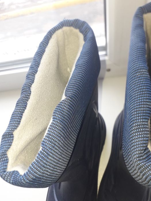 Резиновые сапоги .