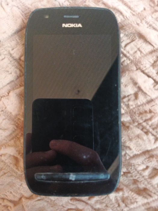 NOKIA 710 Windows Phone.