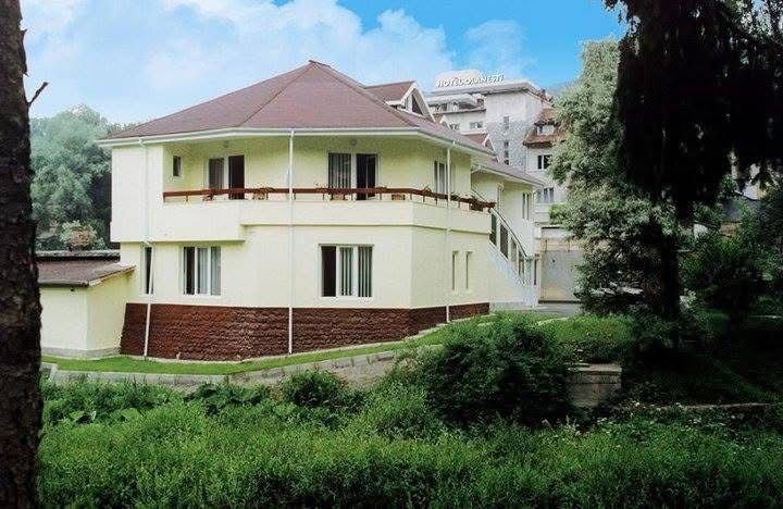 CRĂCIUN & REVELION 2026–2027  VILA ANA – BĂILE OLĂNEȘTI    Sărbători de poveste alături de cei dragi!