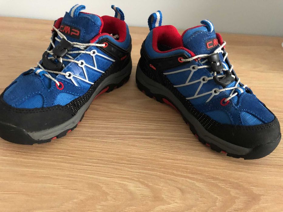 Vand 1 pereche incaltaminte sport CMP nr. 28 culoare albastru