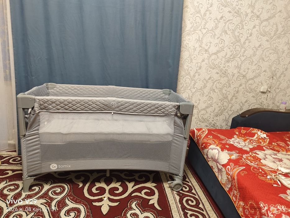 Кровать-манеж новый