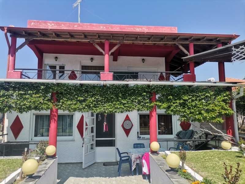 Къща на два етажа в Паралия Каряни