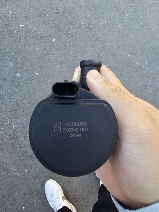 Pompă auxiliară de racire antigel/charge Pierburg 7.06470.16.0pump