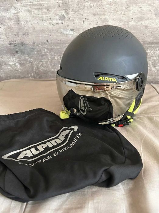 Каска за ски с вграден визьор - Alpina