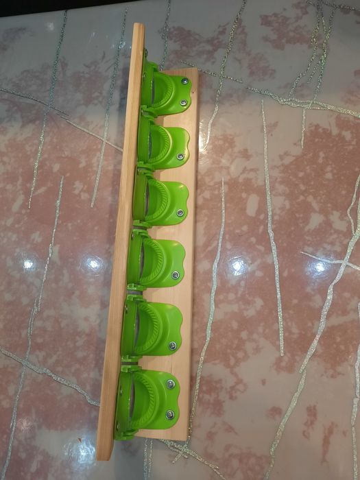 Форма для лепки пельменей и вареников.