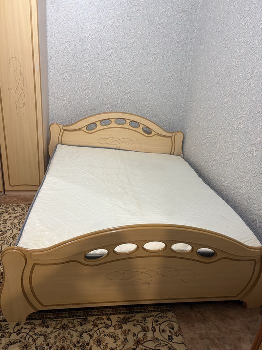 Срочно продам спальный гарнитур