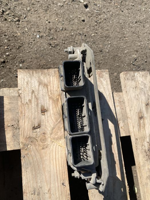 Компютър за двигател на пежо / ситроен 1.6 бензин 98кс