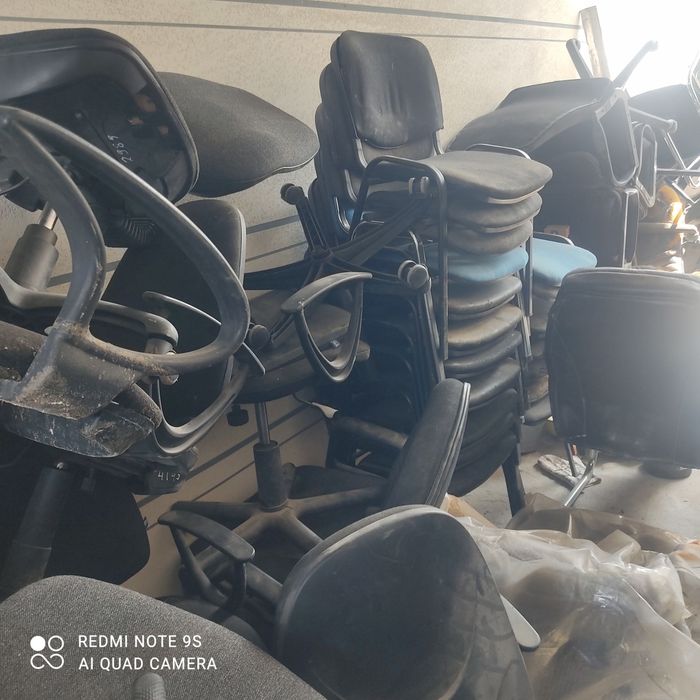 Продаются офисные кресла и стулья