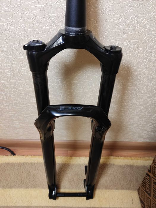 Вилка RockShox Judy