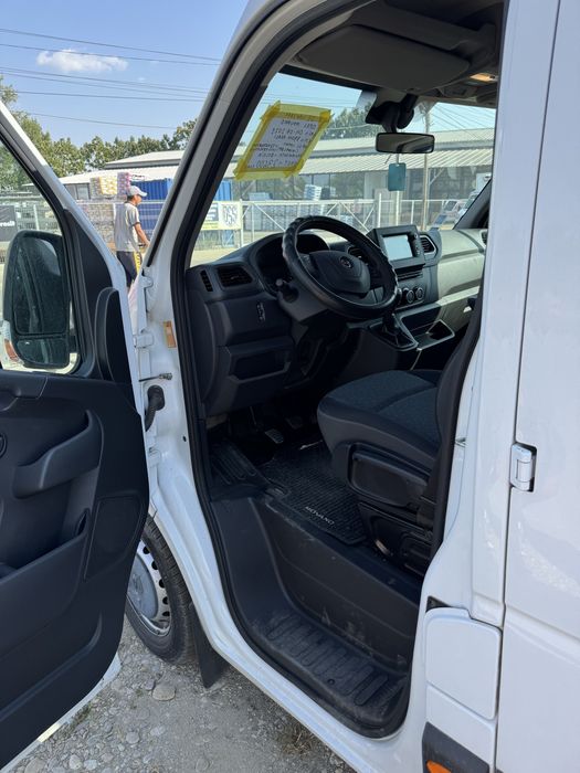 Vand Autoutilitara Opel Movano 7 locuri