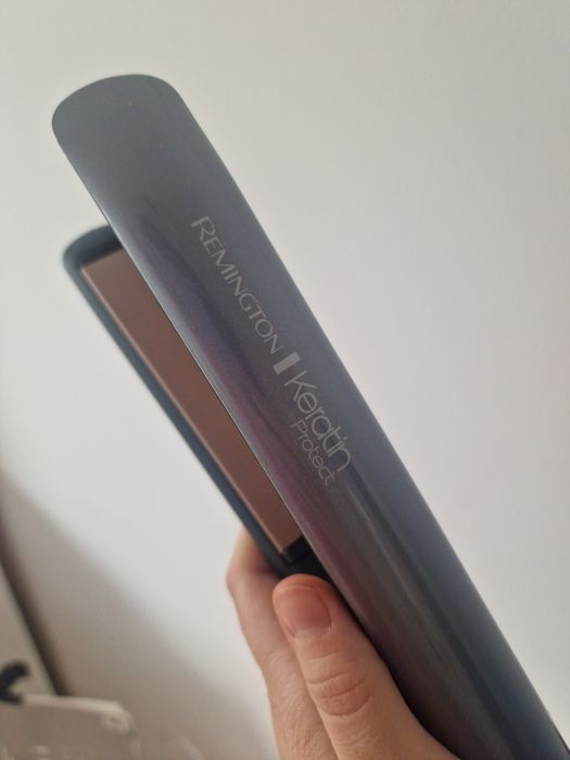 Placă de Îndreptat Părul Inteligentă Keratin Protect S8598