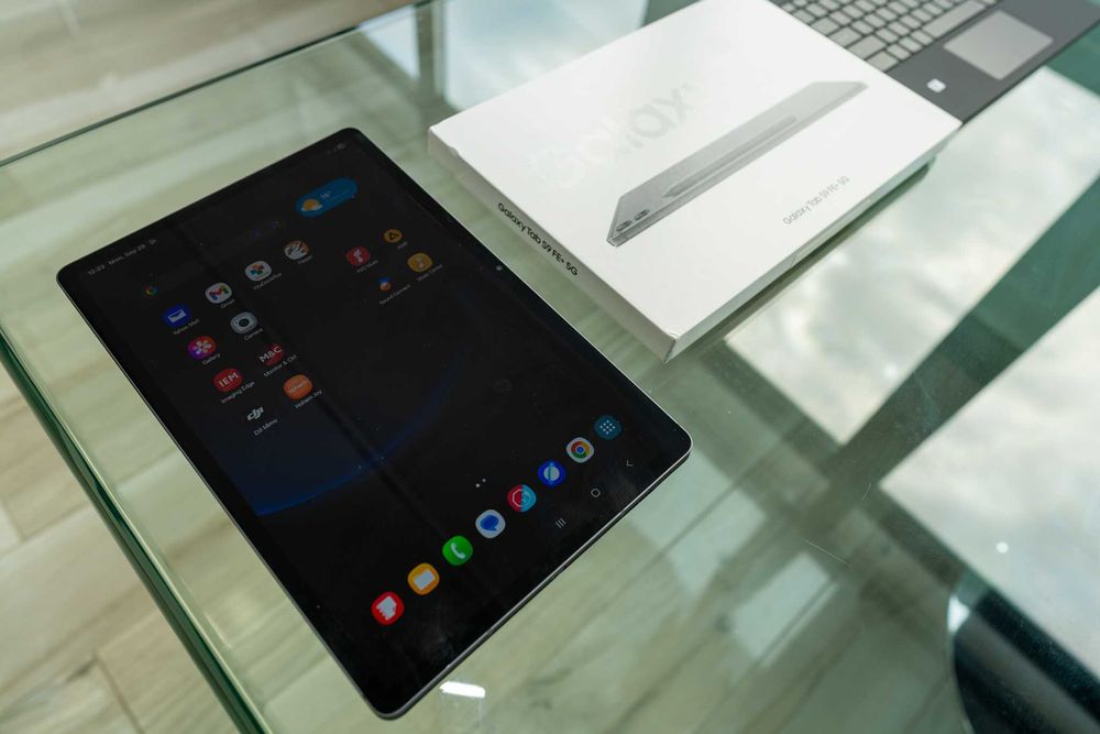 TABLETA Samsung Galaxy Tab S9 FE+ EvoX SIM, tastatura, garantie