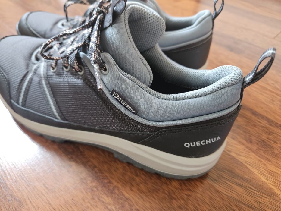 Bocanci impermeabili Quechua