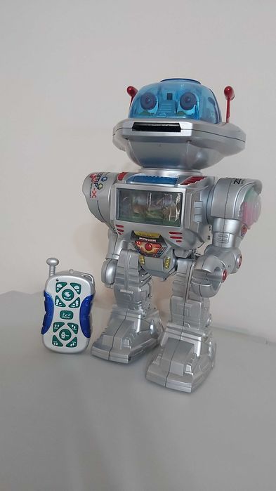 Продаю робота на пульту