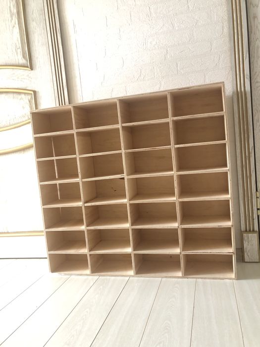 Продается стеллаж с 28 ячейками