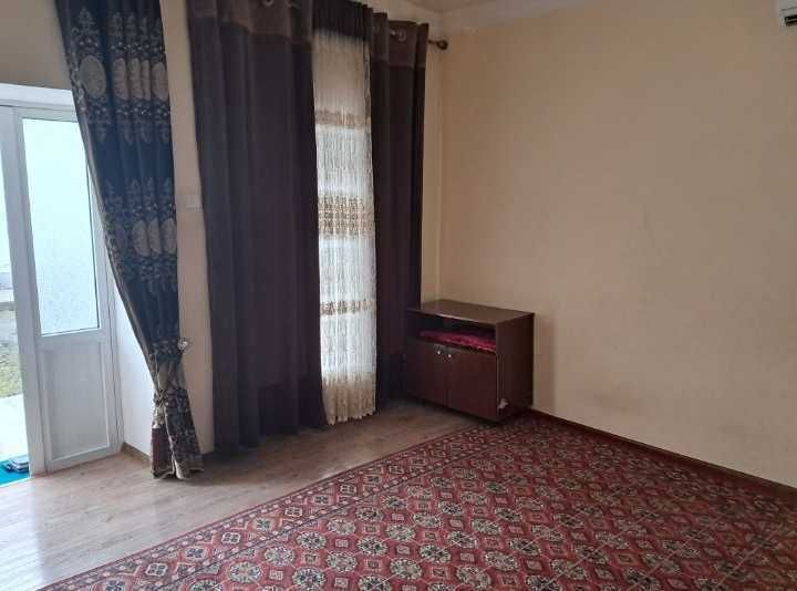 7 хонали, 6 сотикдан иборат булган ховли сотилади.