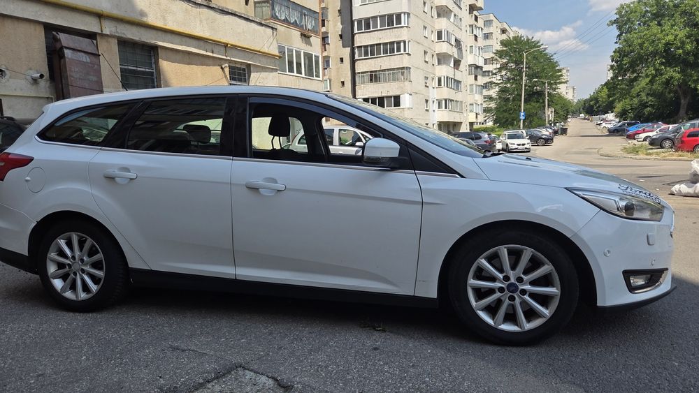 FORD Focus 2015 — imagine 3