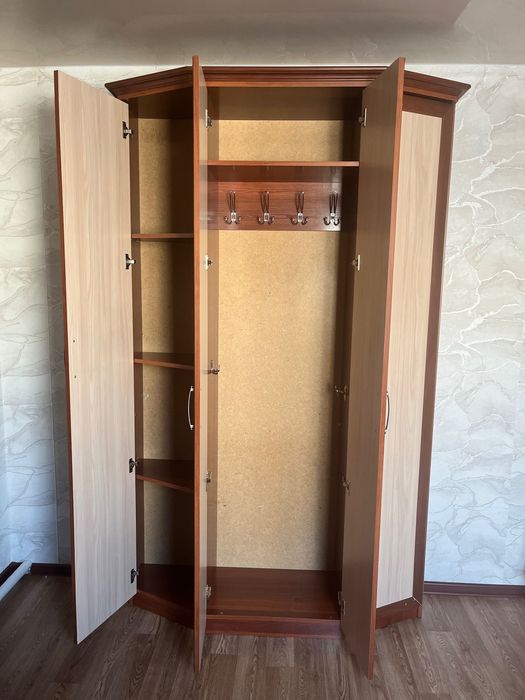 Шкаф для небольшого коридора